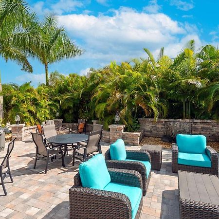 Ameniti Bay - Best Western Signature Collection Fruitville Exterior photo
