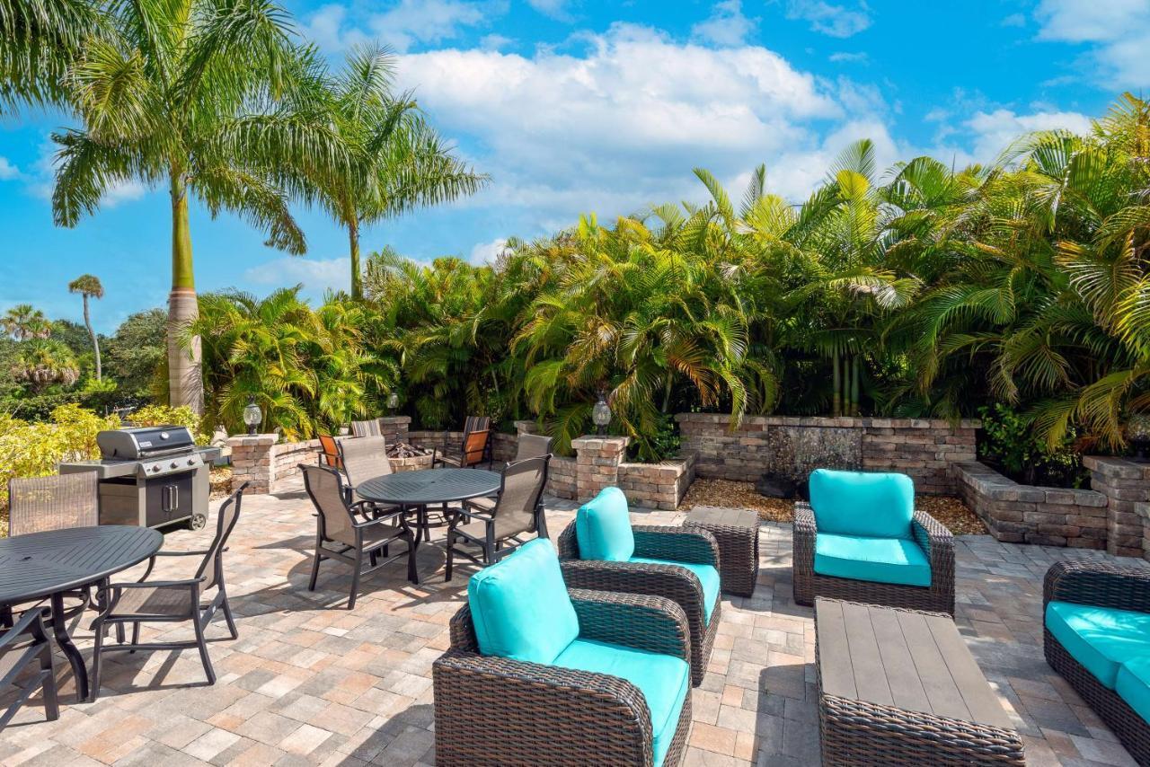 Ameniti Bay - Best Western Signature Collection Fruitville Exterior photo